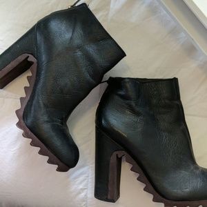 Sam Edelman black sawtooth booties